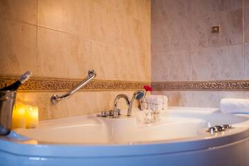 Фото номера Апартаменты Делюкс Отель La Maison Hotel г. Орхей 6